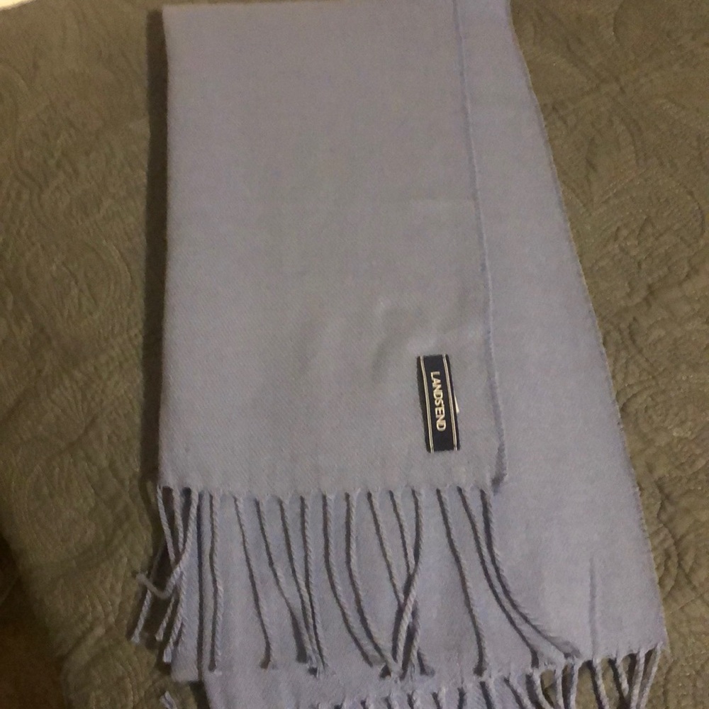 Lands ‘End scarf light blue